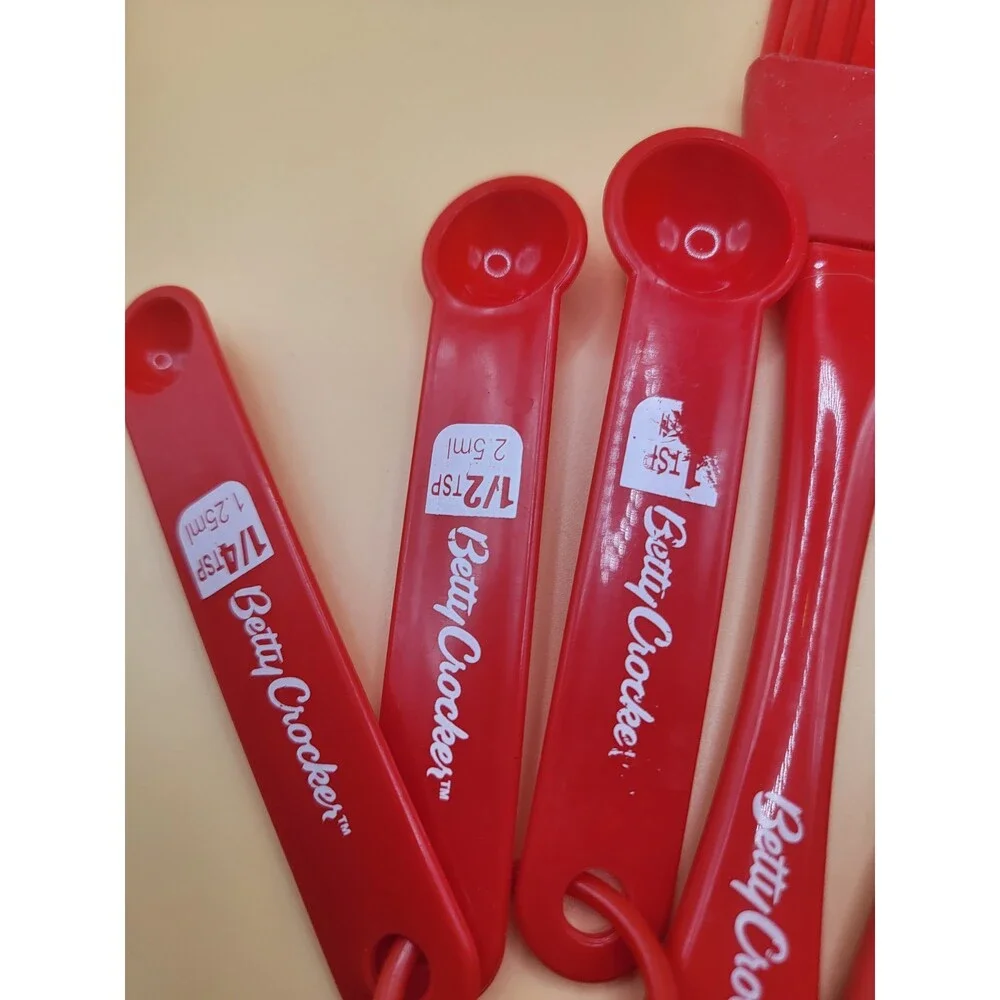 Betty Crocker Kitchen Utensils Lot Bundle Basting Brushes Measuring Spoons
